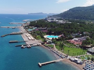 Türkiye için 45 milyon rekor turist temennisi